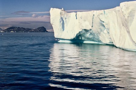 East Antarctica, historic ice shelf collapse, satellite images, freakish warm spell