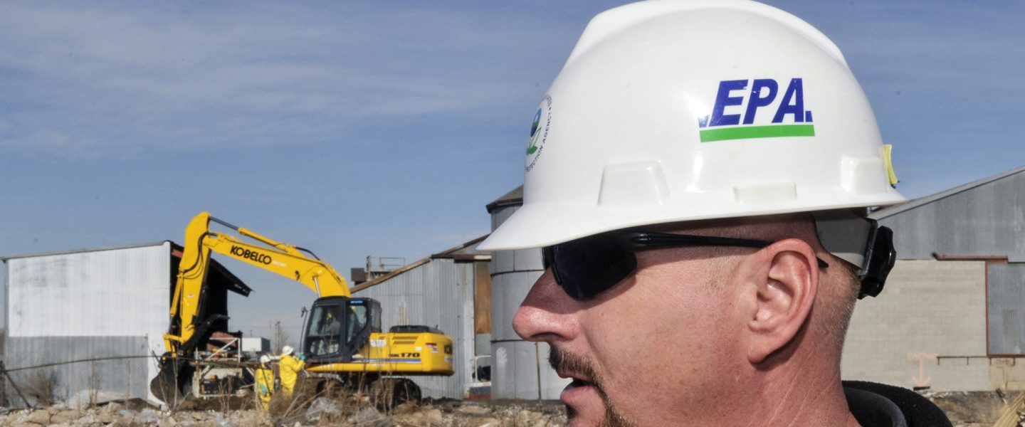 EPA inspector, asbestos cleanup, Albuquerque