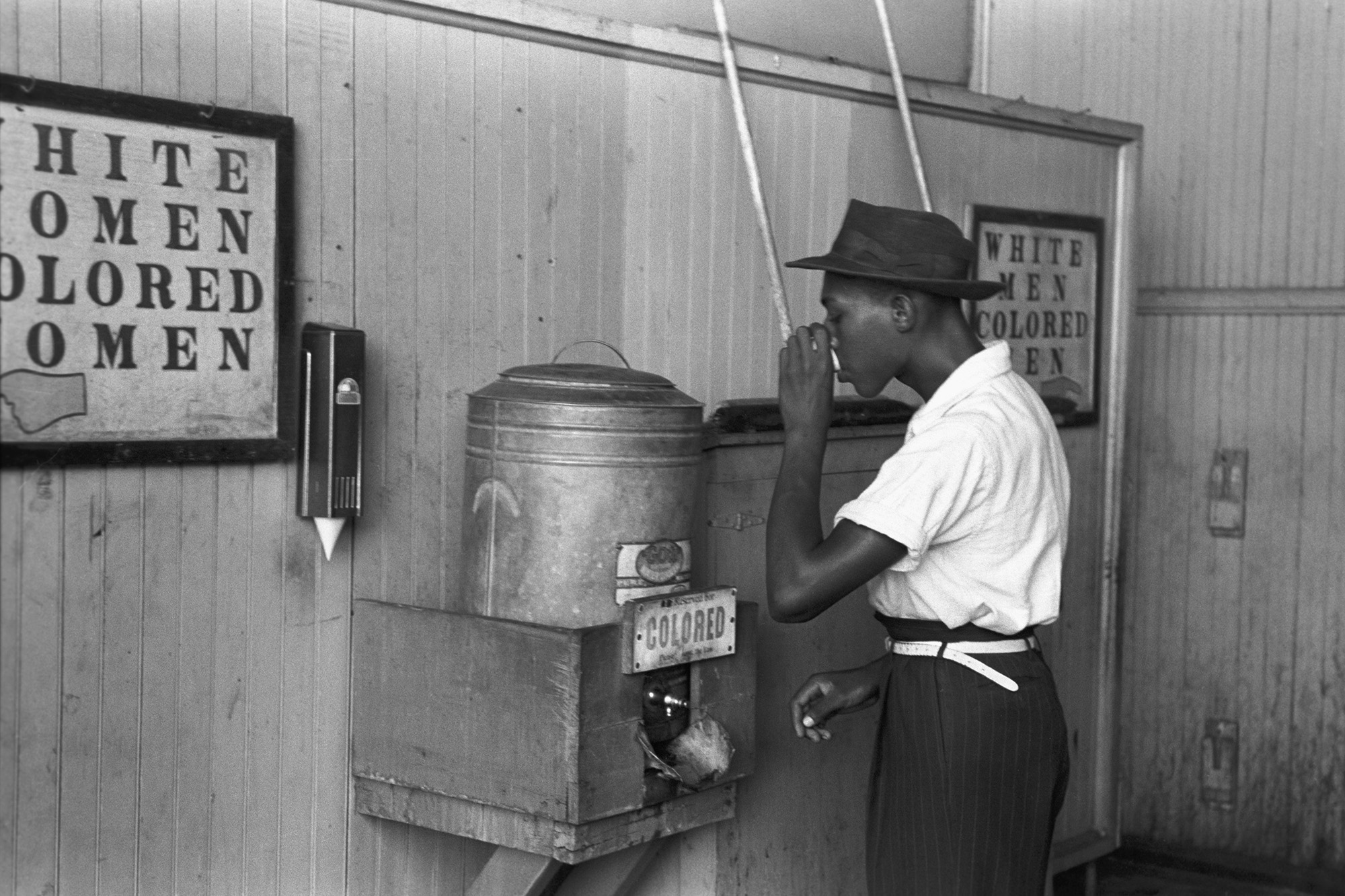 Colored drinking fountain, Oklahoma City