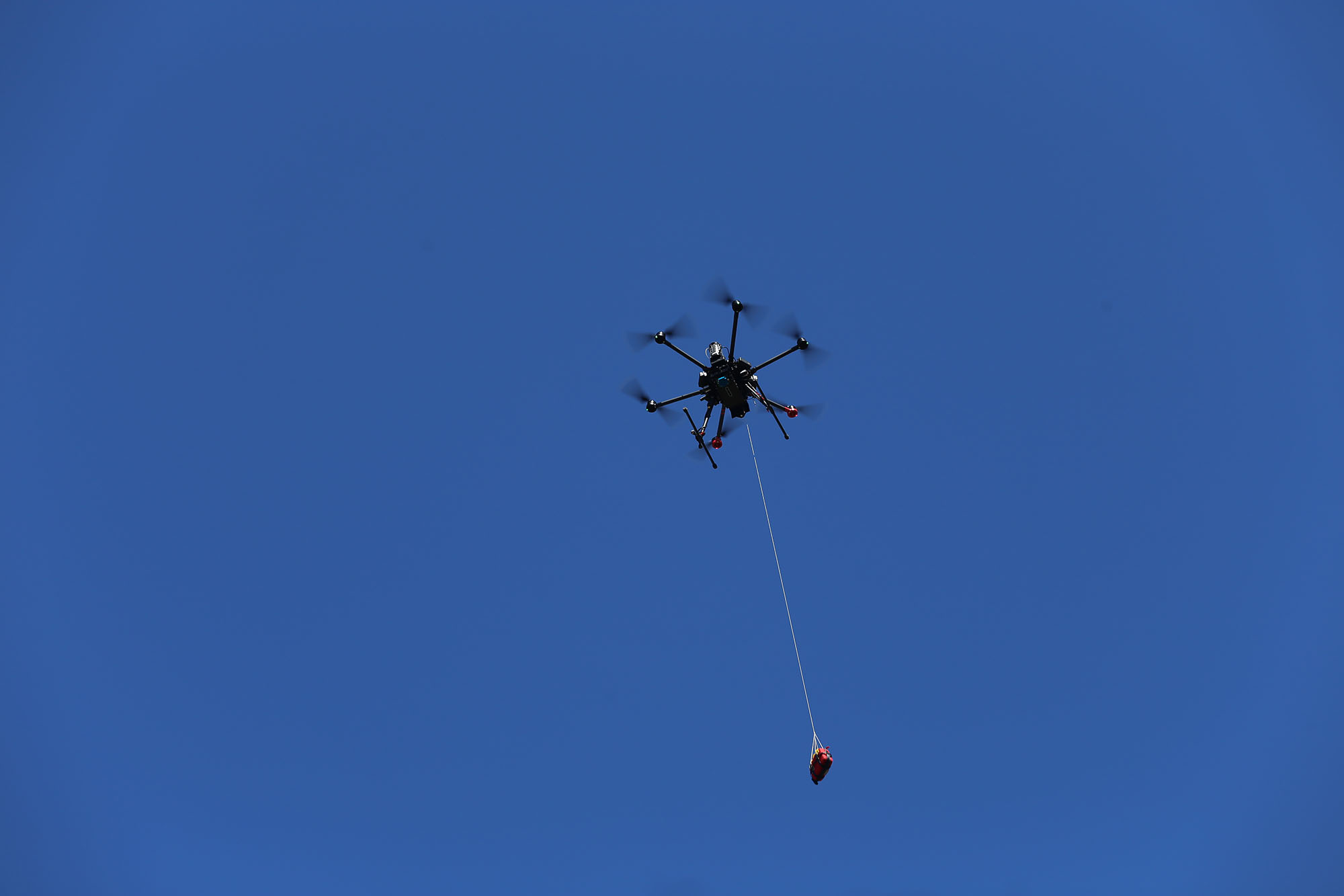 Everdrone, drone, winches, AED, Sweden