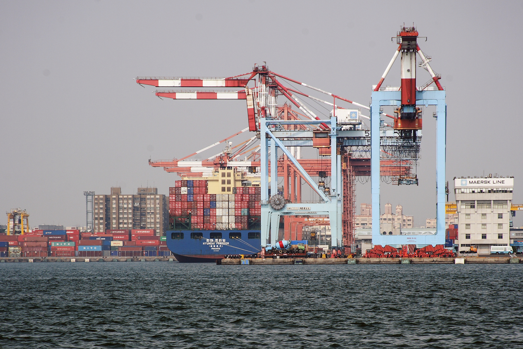 Kaohsiung Harbor, Taiwan, shipping