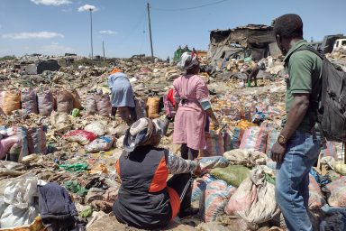 Women, Nairobi, landfill, sorting