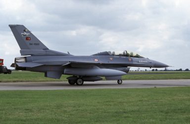 Turkish F-16D.