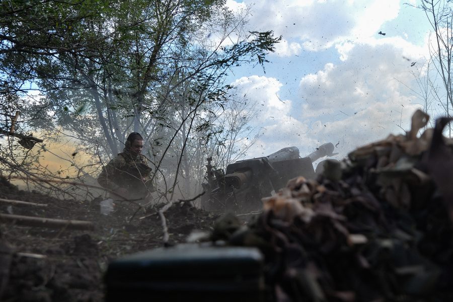 Ukrainian, fires, D-30 Soviet Howitzer