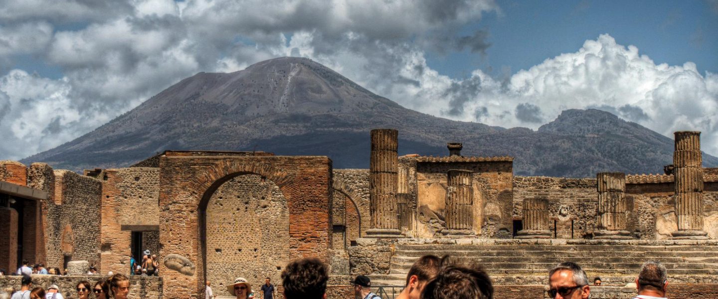 tech, AI, Mount Vesuvius, research, ancient scrolls, reading carbonized papyrus