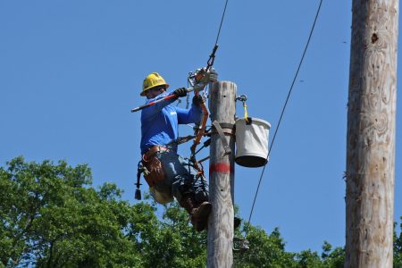 bucket lineman