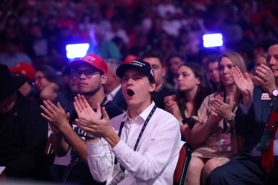 Trumpers, Clapping
