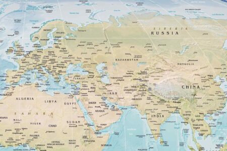 Map of the world, Robinson projection, Europe, Middle East.